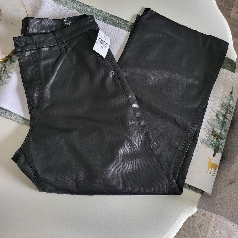 Kut from the Kloth Meg Ab Fab Hi Rise Wide Leg Coated Black Size 14W Raw Hem